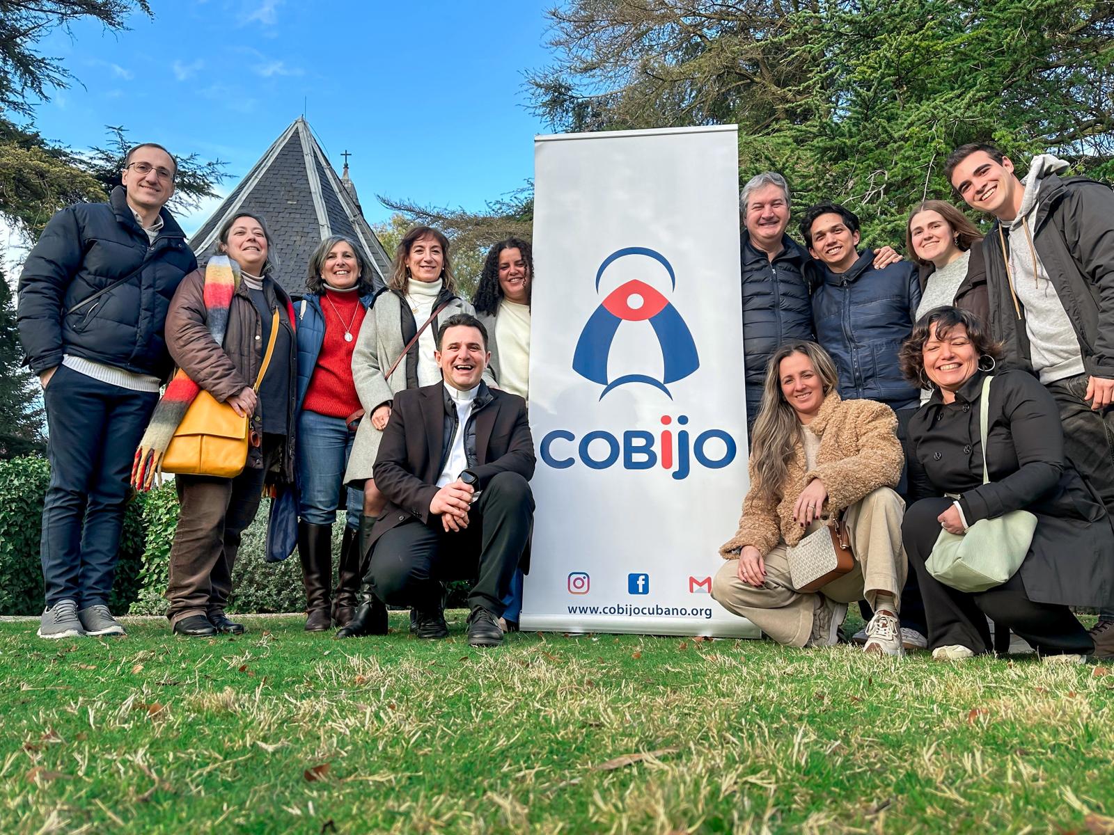 Equipo de la Asociación Cobijo Cubano