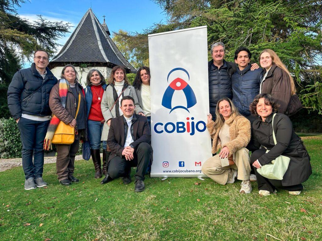 Equipo de la Asociación Cobijo Cubano